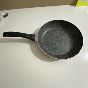 DOMO MEDITERRANEA PINK 9.5 INCH SKILLET FRYING PAN